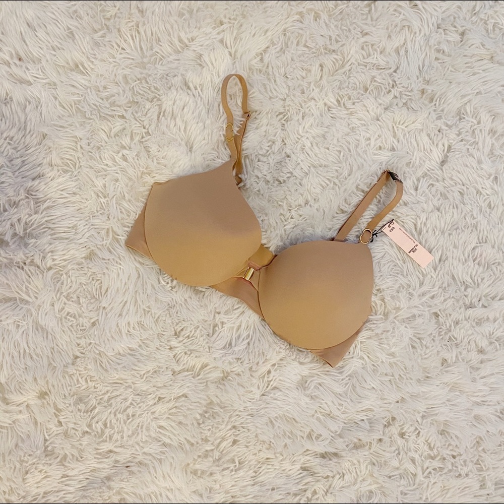 Brand New Victoria’s Secret Nude Bra